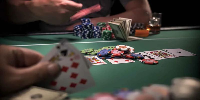 Chiến lược Bluff trong cách chơi Poker